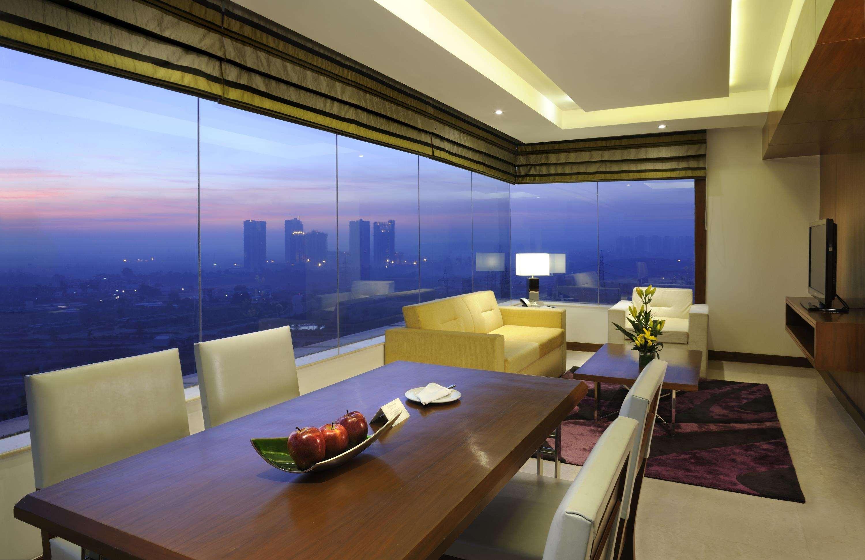 Doubletree By Hilton Gurgaon New Delhi Ncr Hotel Bagian luar foto