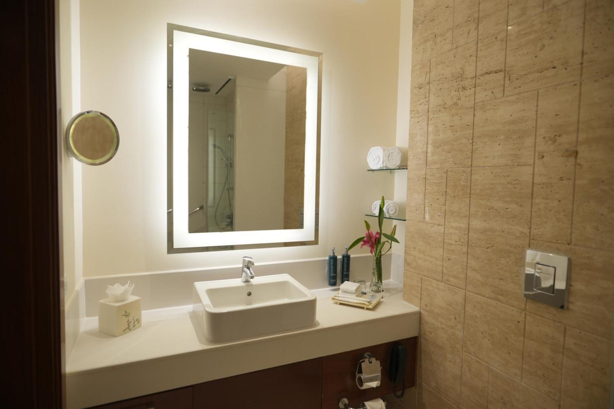 Doubletree By Hilton Gurgaon New Delhi Ncr Hotel Bagian luar foto