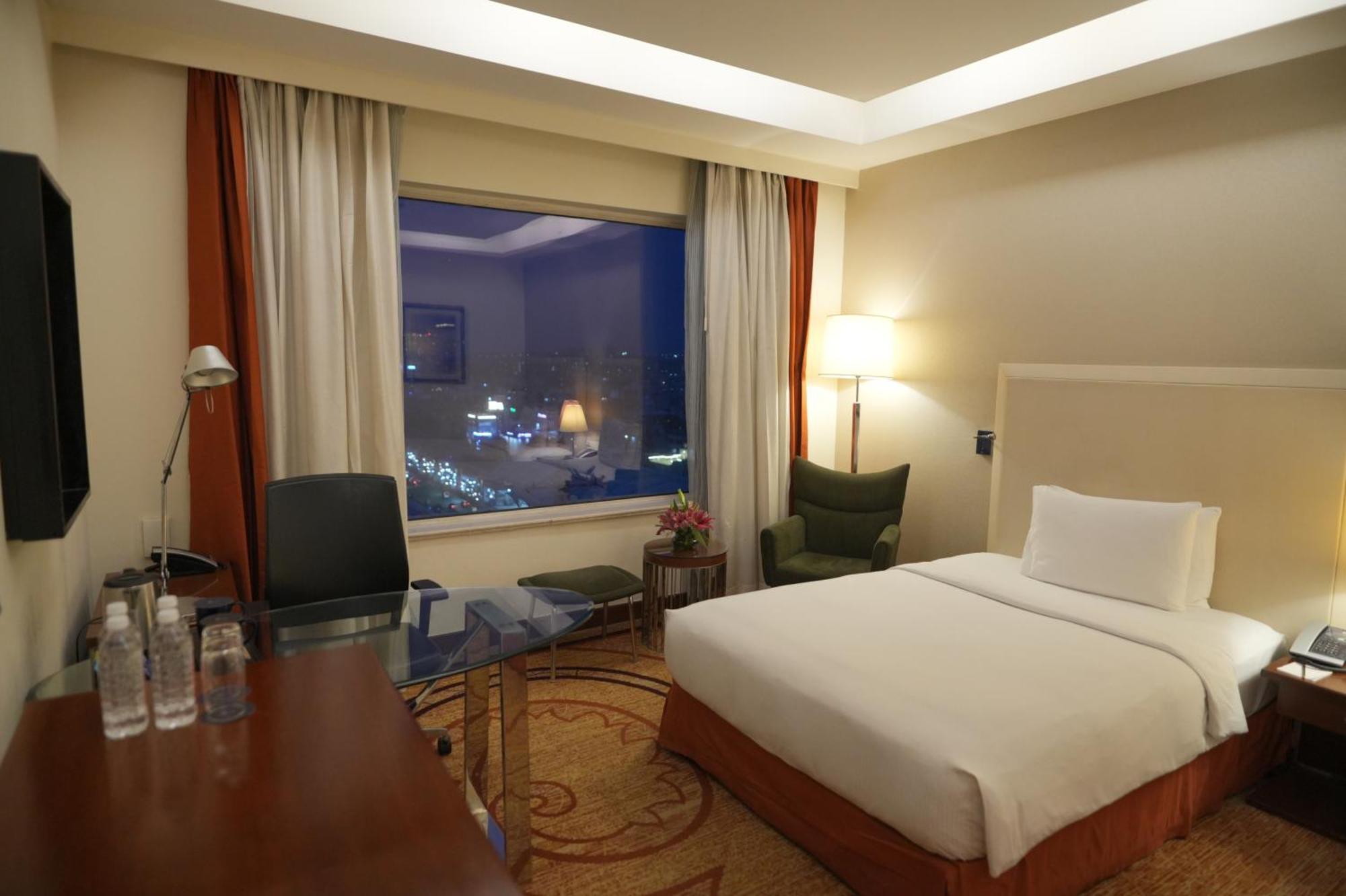 Doubletree By Hilton Gurgaon New Delhi Ncr Hotel Bagian luar foto
