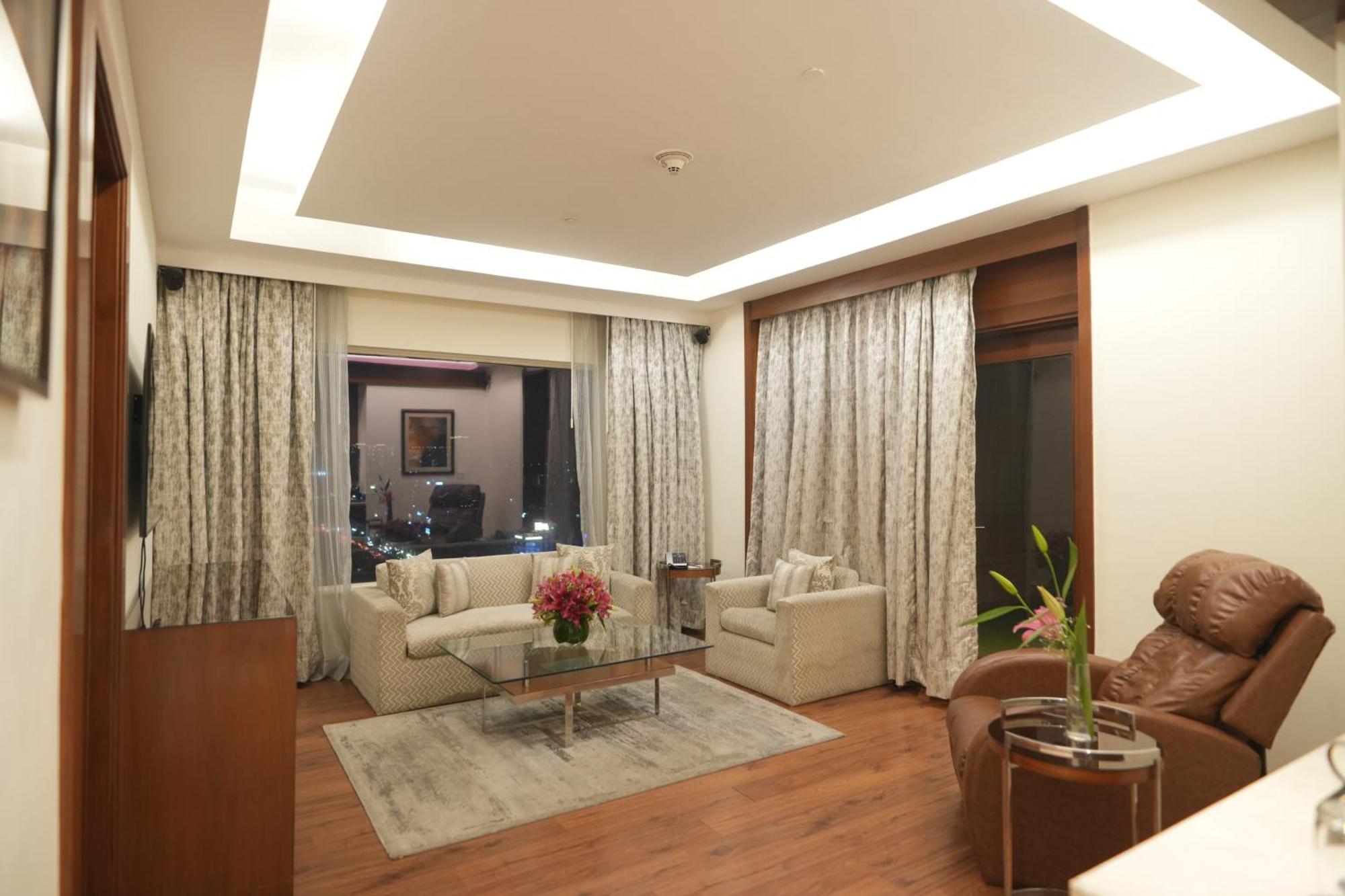 Doubletree By Hilton Gurgaon New Delhi Ncr Hotel Bagian luar foto