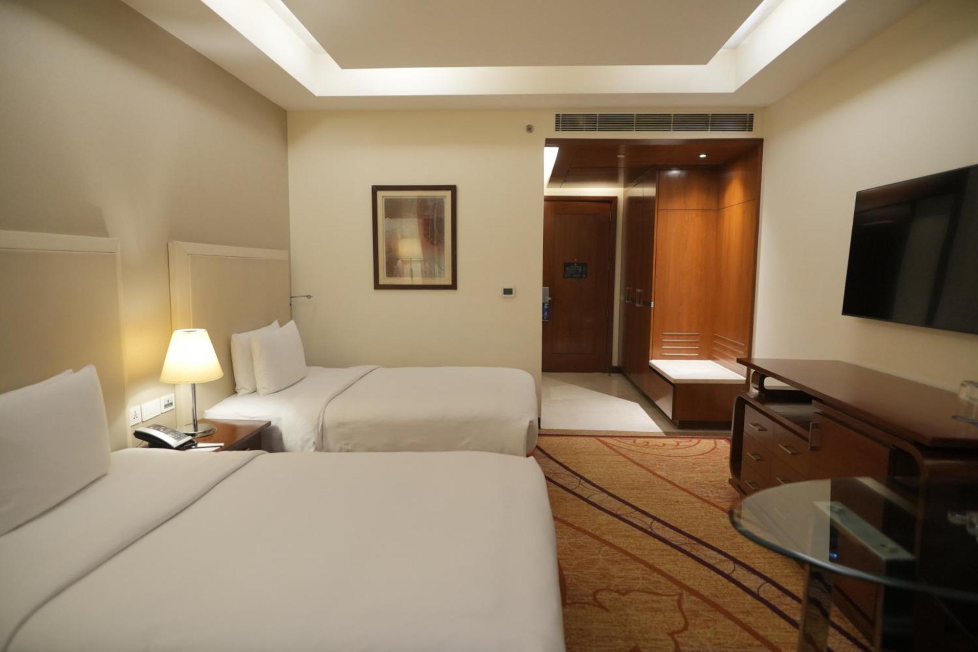 Doubletree By Hilton Gurgaon New Delhi Ncr Hotel Bagian luar foto