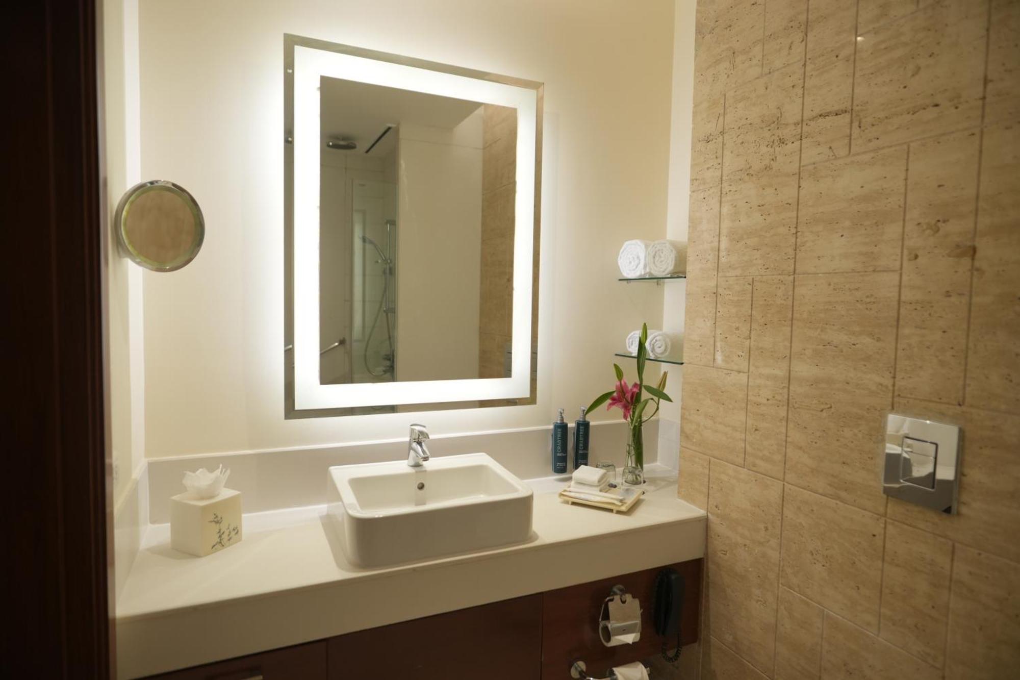 Doubletree By Hilton Gurgaon New Delhi Ncr Hotel Bagian luar foto