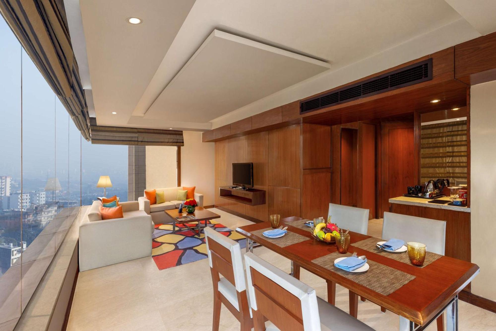 Doubletree By Hilton Gurgaon New Delhi Ncr Hotel Bagian luar foto