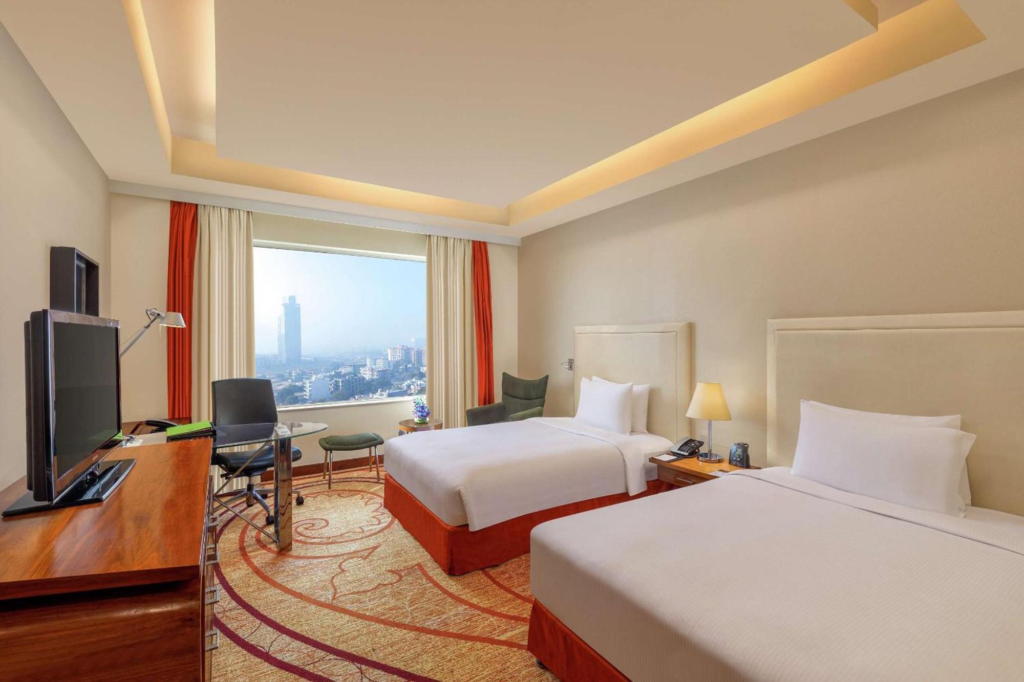 Doubletree By Hilton Gurgaon New Delhi Ncr Hotel Bagian luar foto