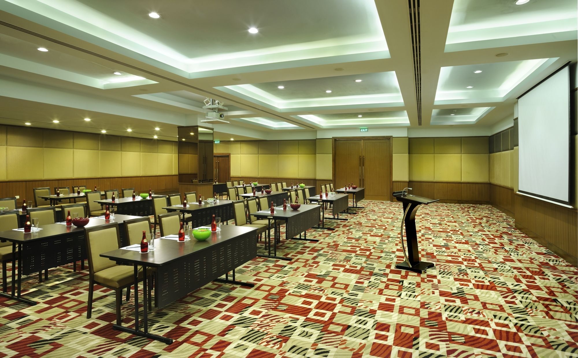 Doubletree By Hilton Gurgaon New Delhi Ncr Hotel Bagian luar foto